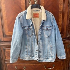 Levi’s trucker Sherpa jacket